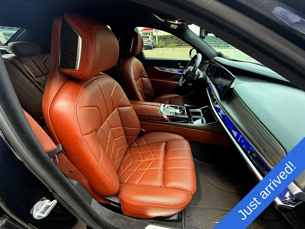 Thumbnail: 2024 BMW 7 Series - 12