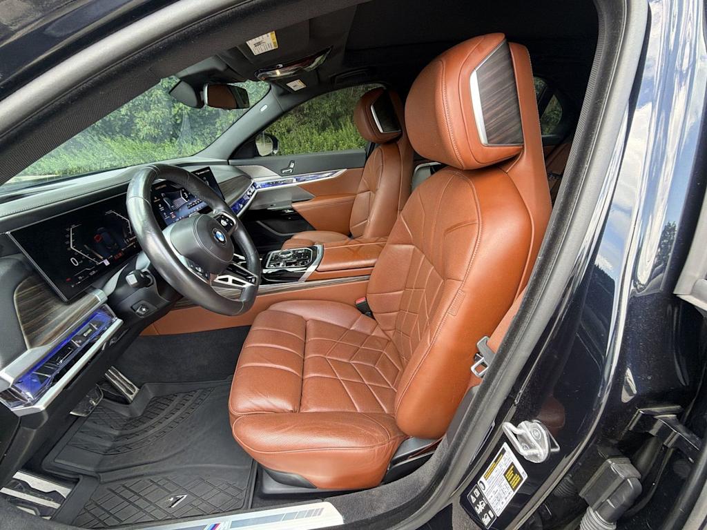 Thumbnail: 2024 BMW 7 Series - 11