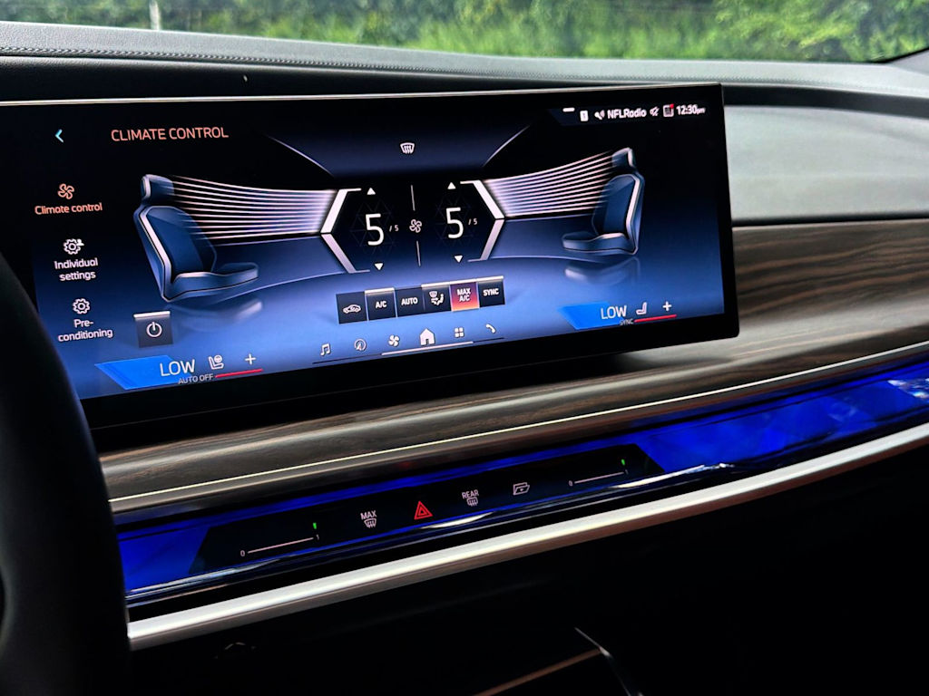 Thumbnail: 2024 BMW 7 Series - 15