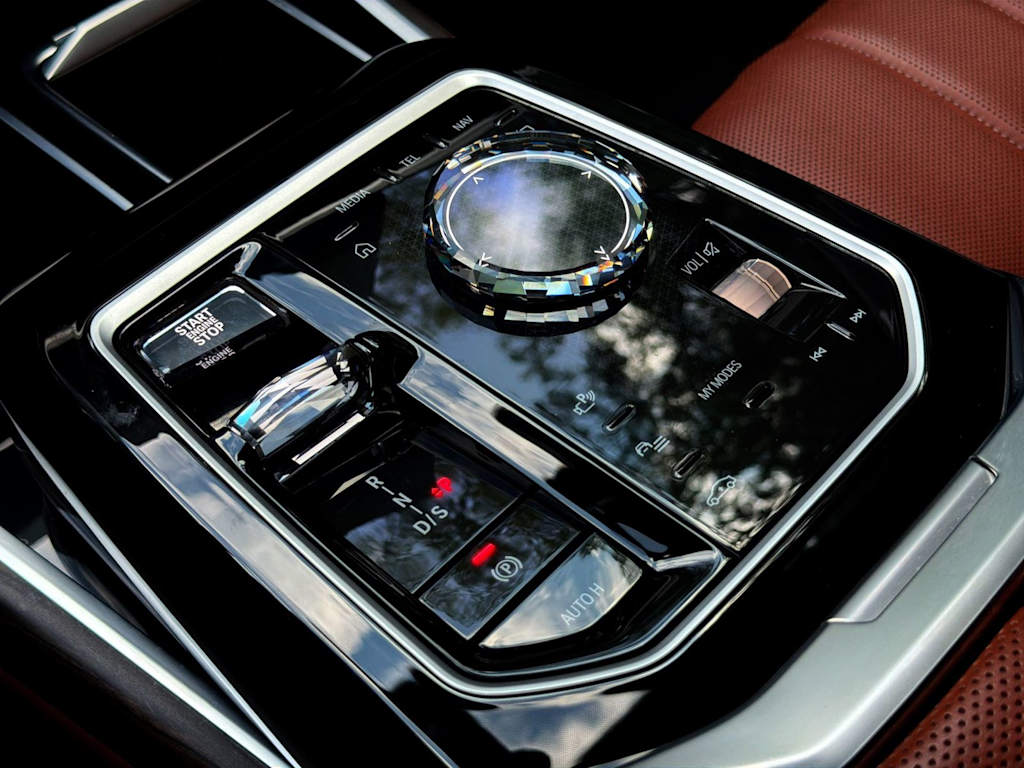 Thumbnail: 2024 BMW 7 Series - 22
