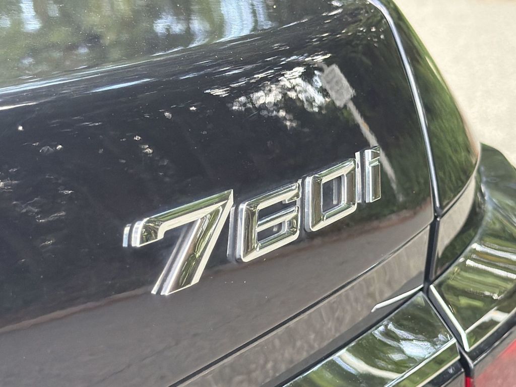 Thumbnail: 2024 BMW 7 Series - 7