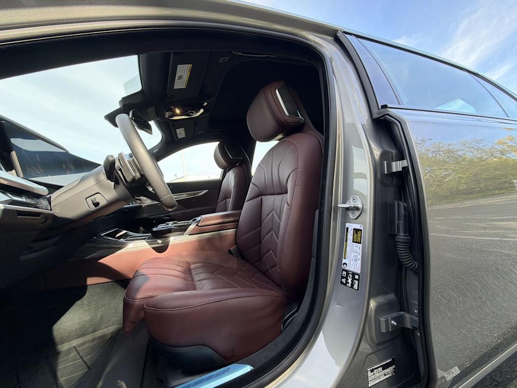 Thumbnail: 2025 BMW 7 Series - 11