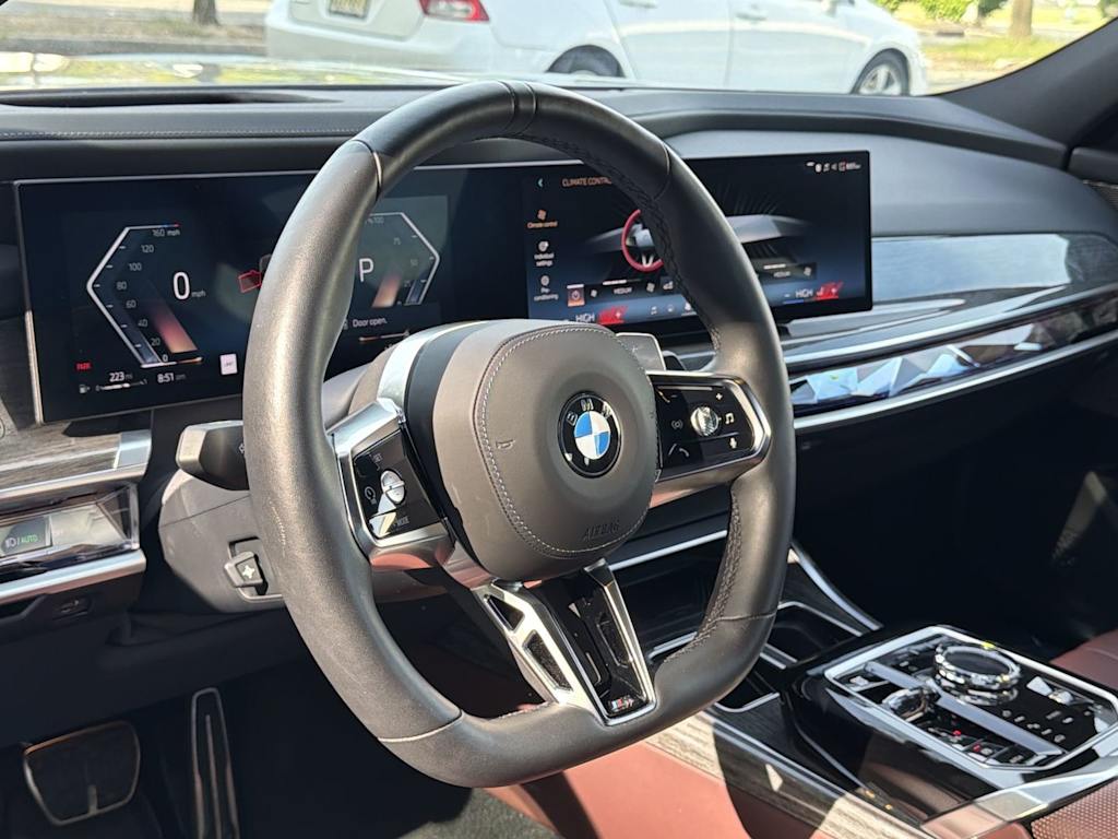 Thumbnail: 2025 BMW 7 Series - 14