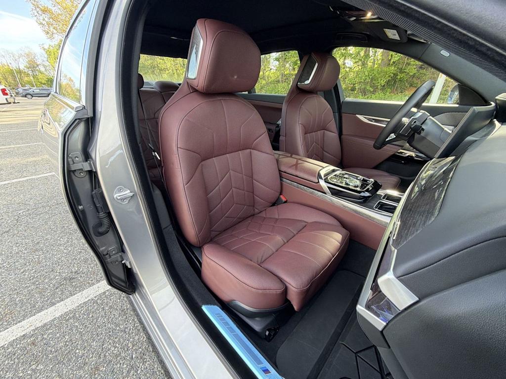 Thumbnail: 2025 BMW 7 Series - 12