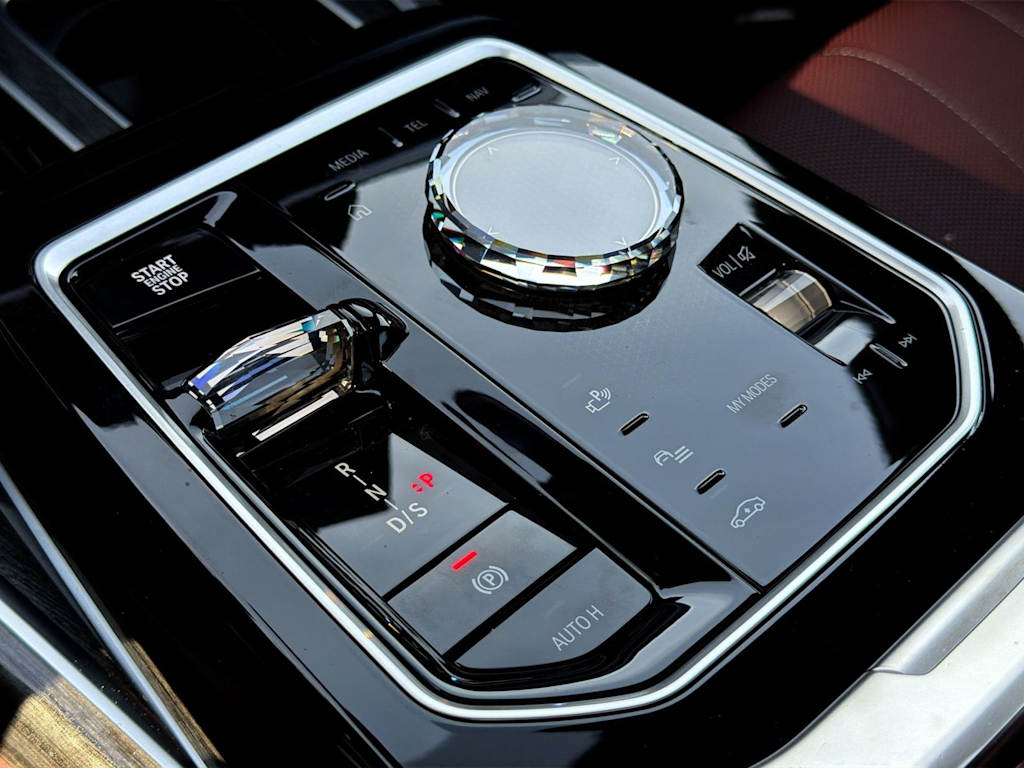 Thumbnail: 2025 BMW 7 Series - 25
