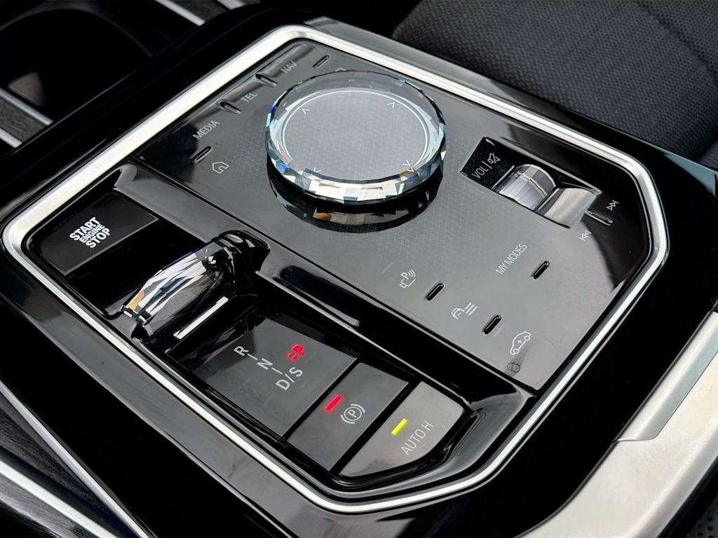 Thumbnail: 2025 BMW 7 Series - 25