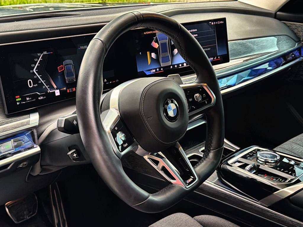 Thumbnail: 2025 BMW 7 Series - 10