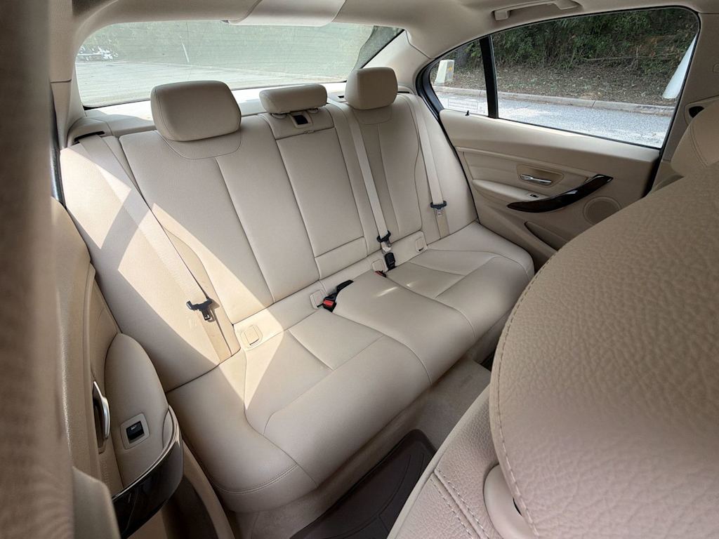 Thumbnail: 2015 BMW 3 Series - 24