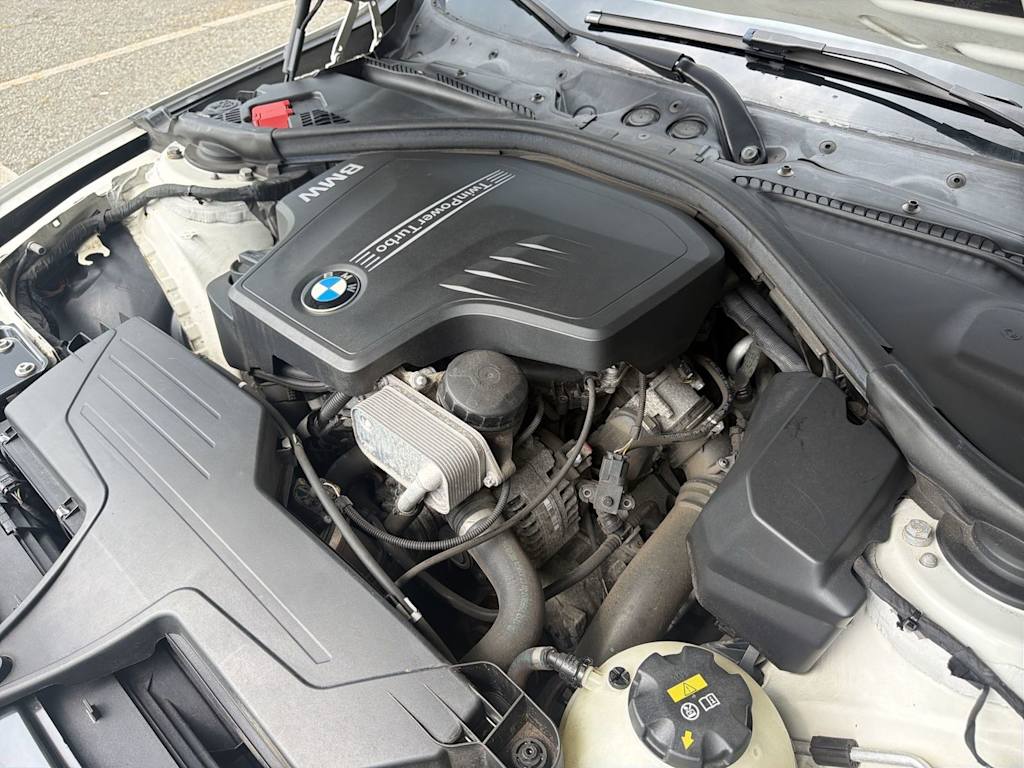 Thumbnail: 2015 BMW 3 Series - 9