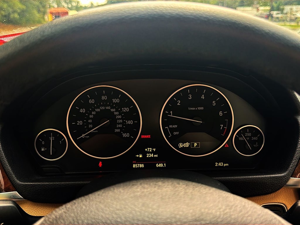 Thumbnail: 2015 BMW 3 Series - 16