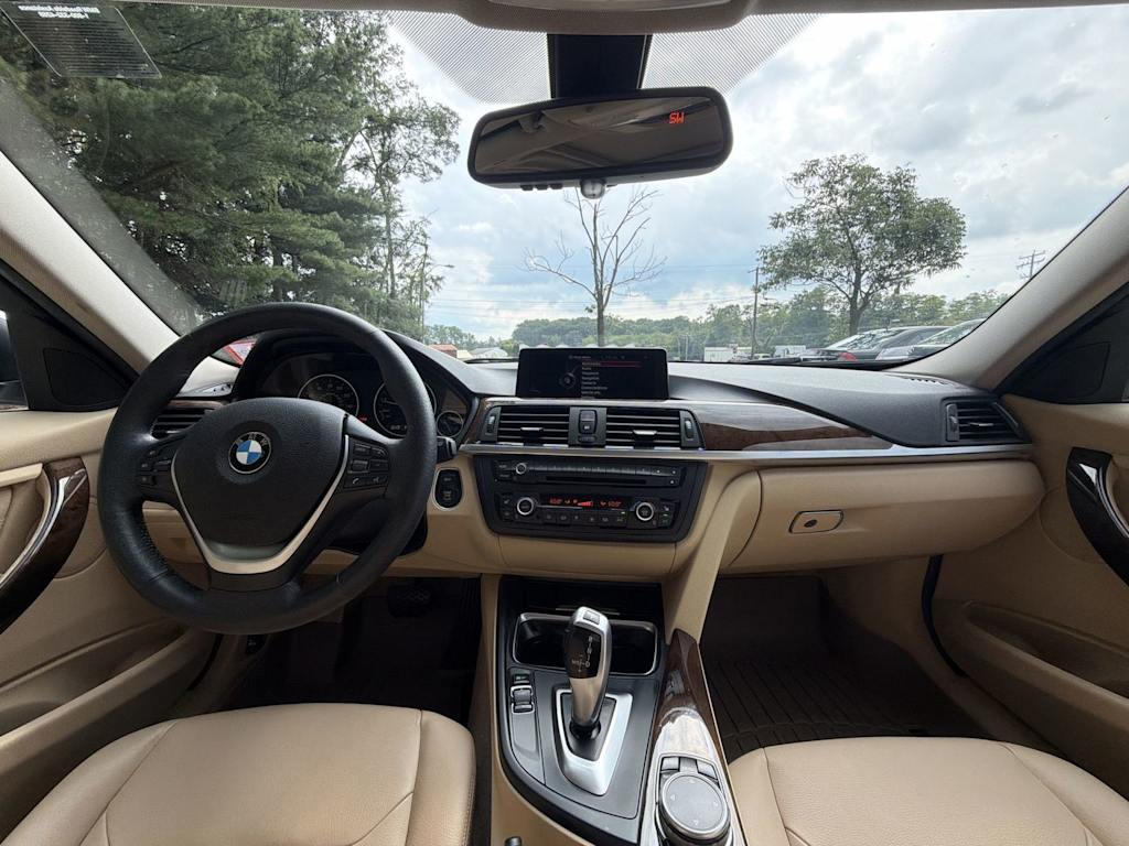 Thumbnail: 2015 BMW 3 Series - 10