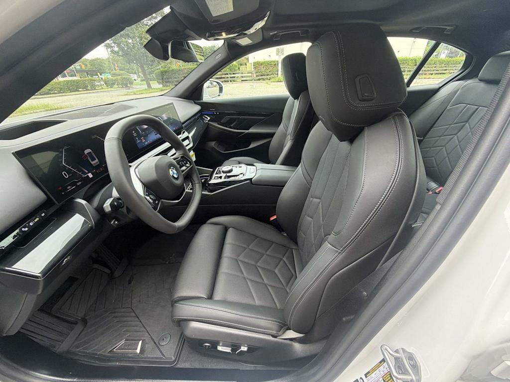 Thumbnail: 2026 BMW 5 Series - 12
