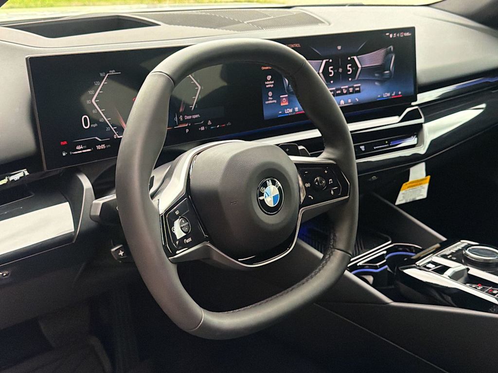 Thumbnail: 2026 BMW 5 Series - 10