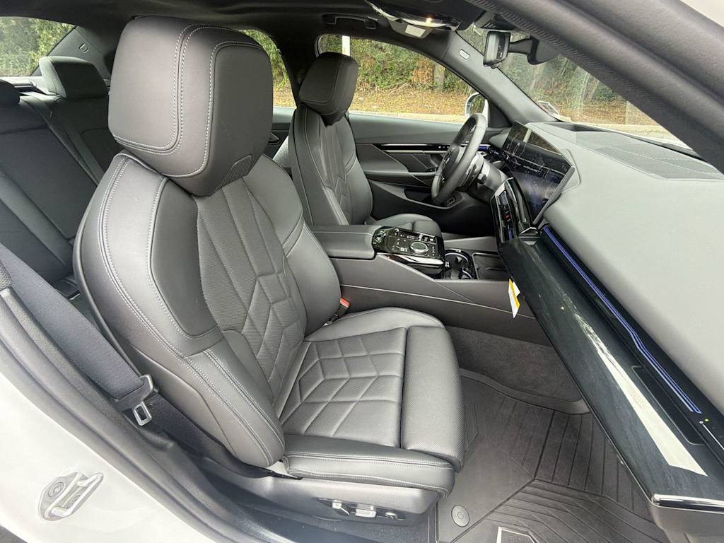 Thumbnail: 2026 BMW 5 Series - 23