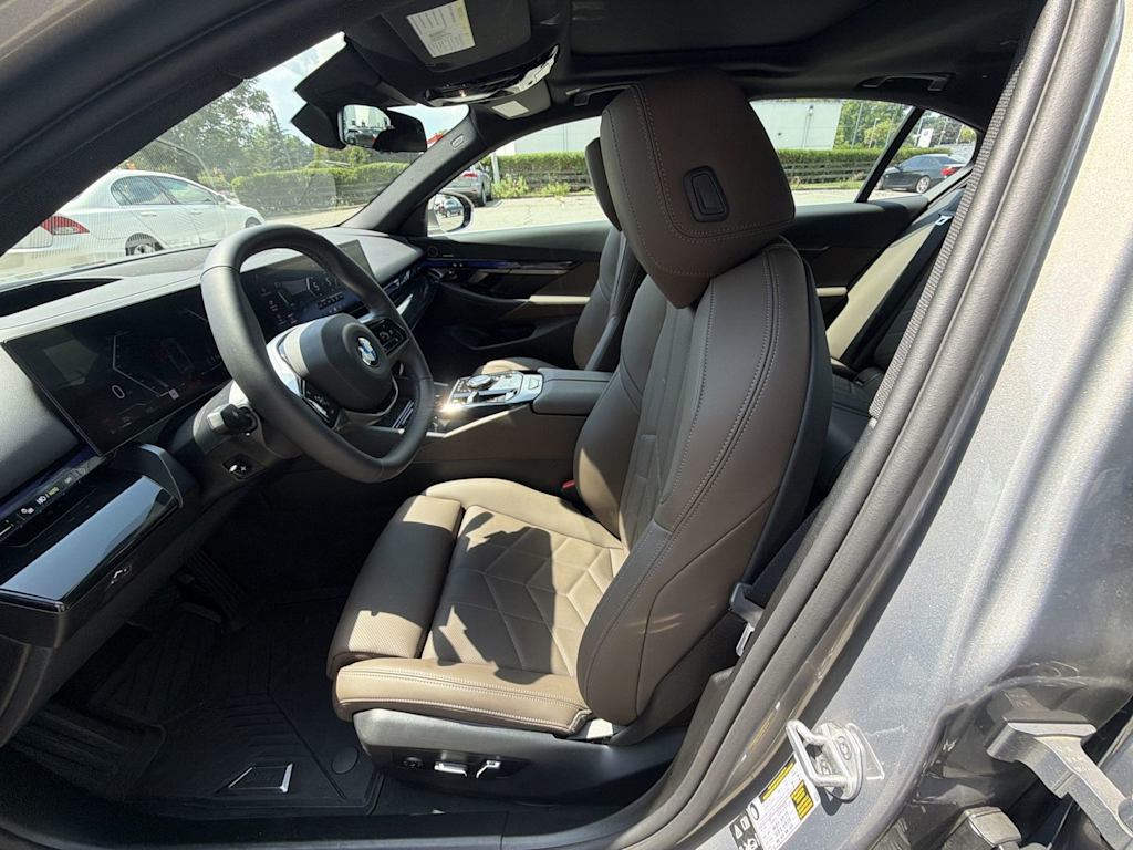 Thumbnail: 2026 BMW 5 Series - 11
