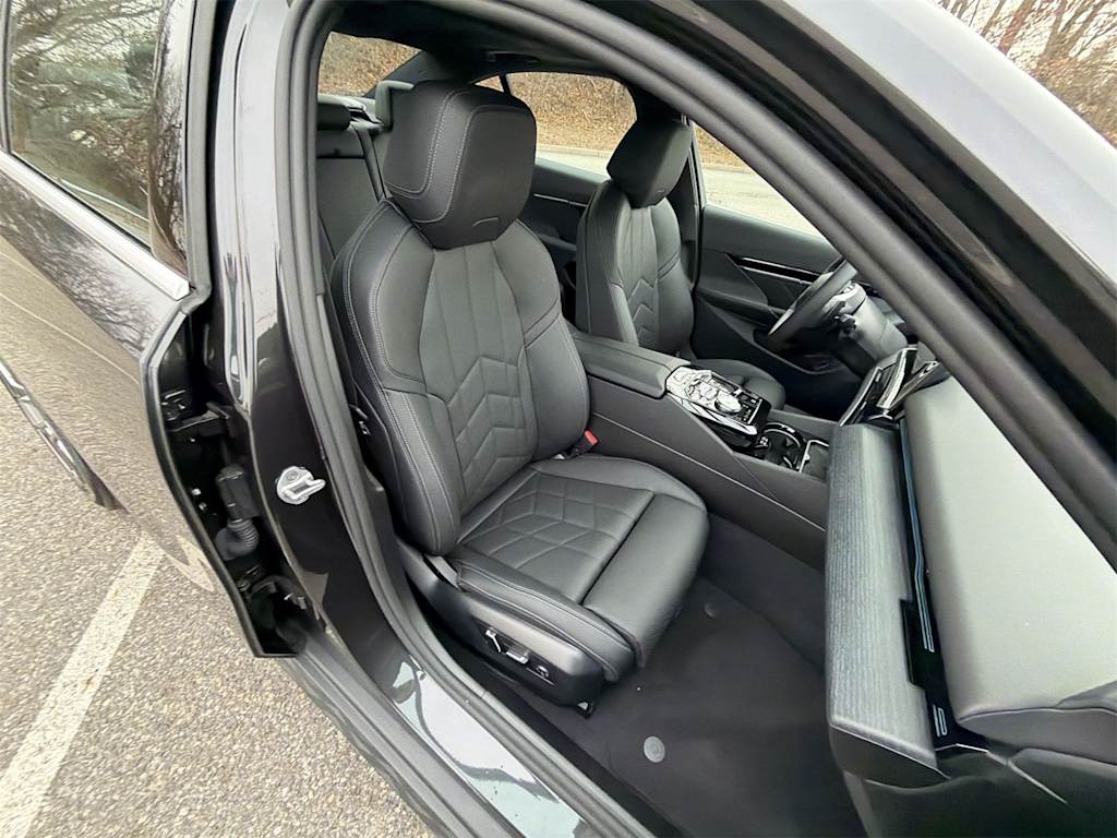 Thumbnail: 2026 BMW 5 Series - 12