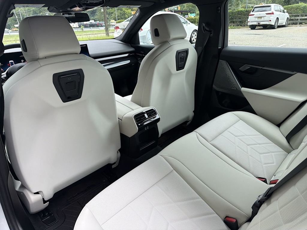 Thumbnail: 2026 BMW 5 Series - 13