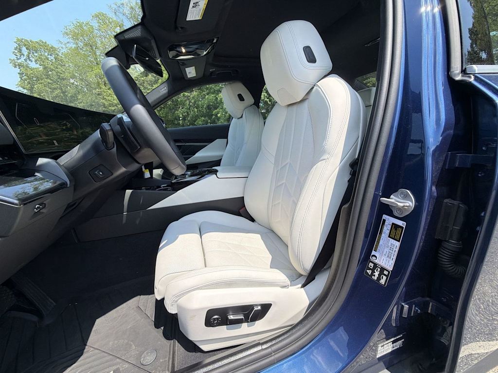 Thumbnail: 2026 BMW 5 Series - 11