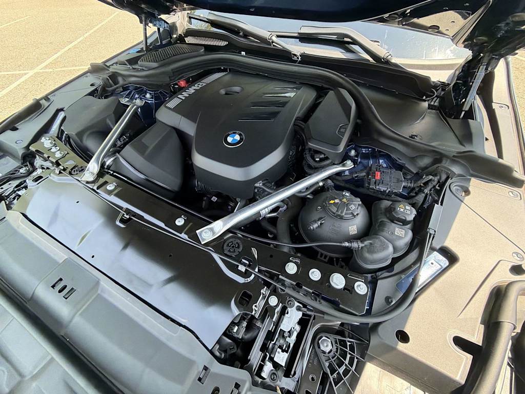 Thumbnail: 2026 BMW 5 Series - 9