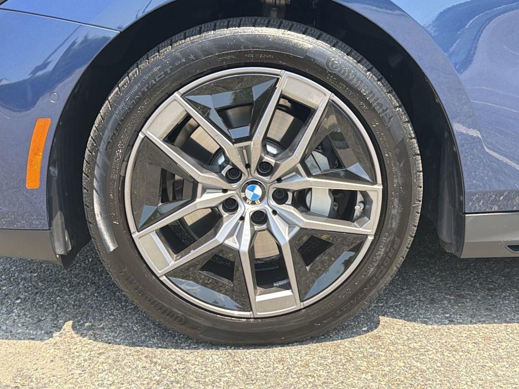 Thumbnail: 2026 BMW 5 Series - 8