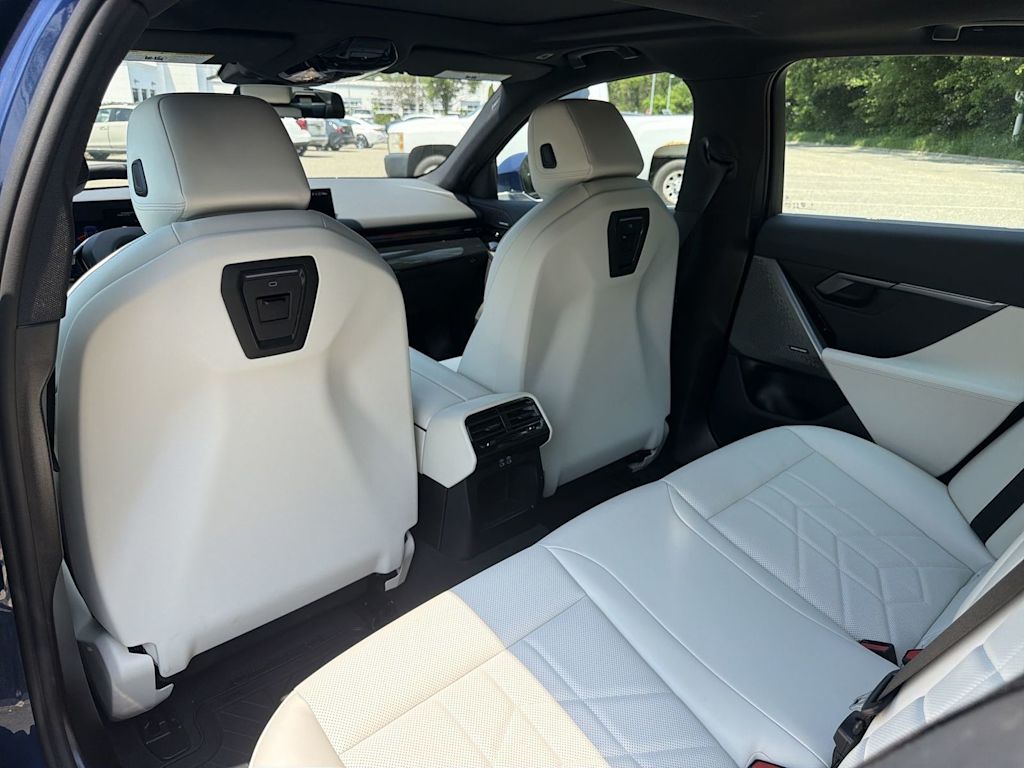 Thumbnail: 2026 BMW 5 Series - 13