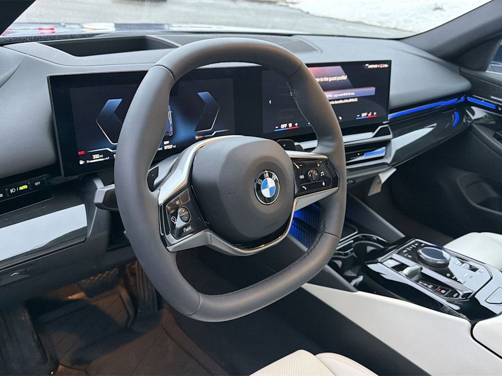 Thumbnail: 2026 BMW 5 Series - 10