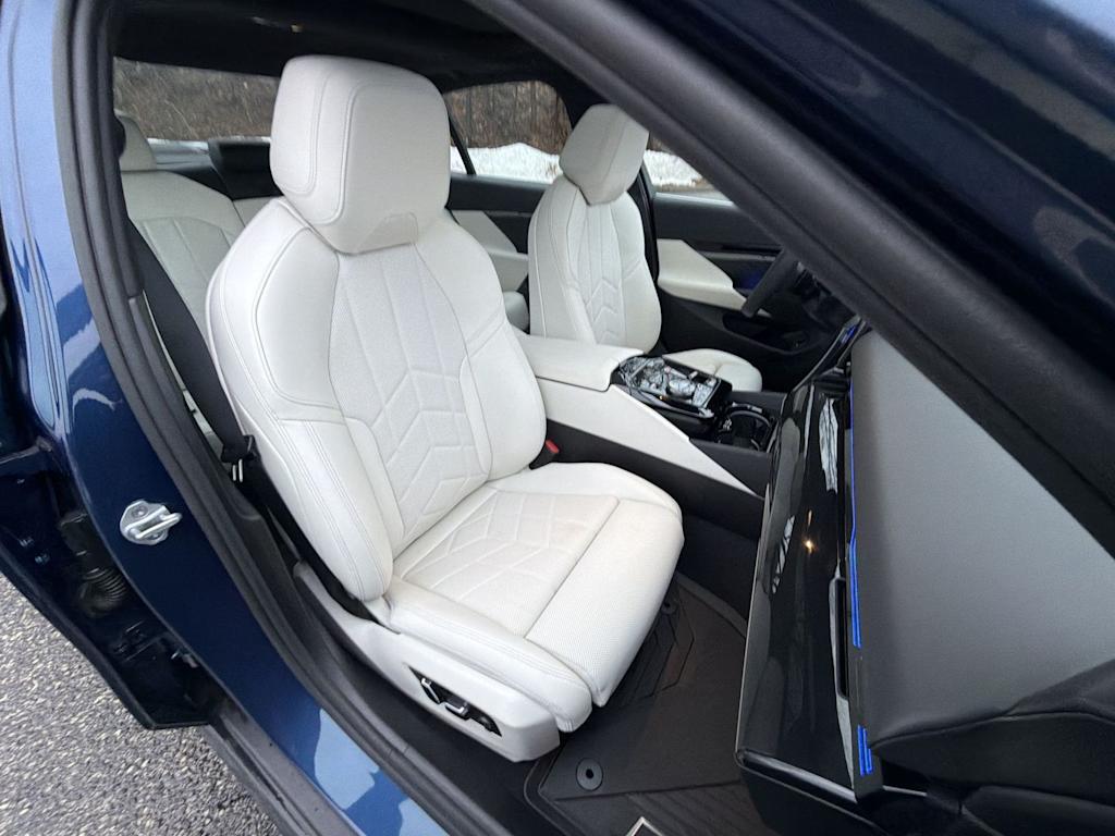 Thumbnail: 2026 BMW 5 Series - 17