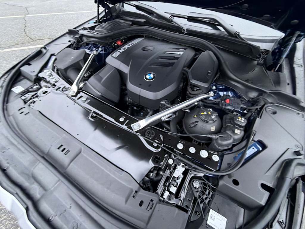 Thumbnail: 2026 BMW 5 Series - 9