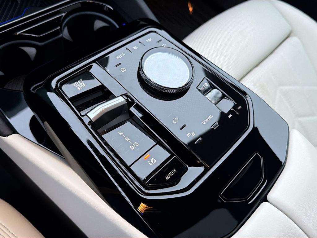 Thumbnail: 2026 BMW 5 Series - 28