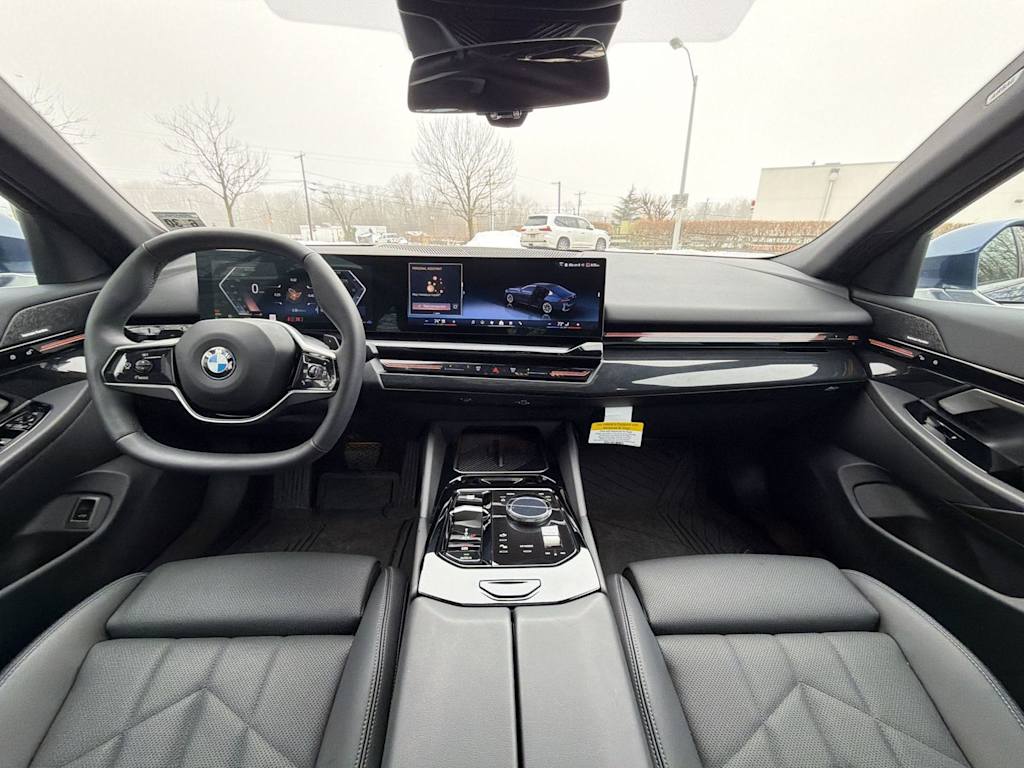 Thumbnail: 2026 BMW 5 Series - 10