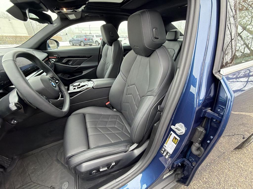 Thumbnail: 2026 BMW 5 Series - 11