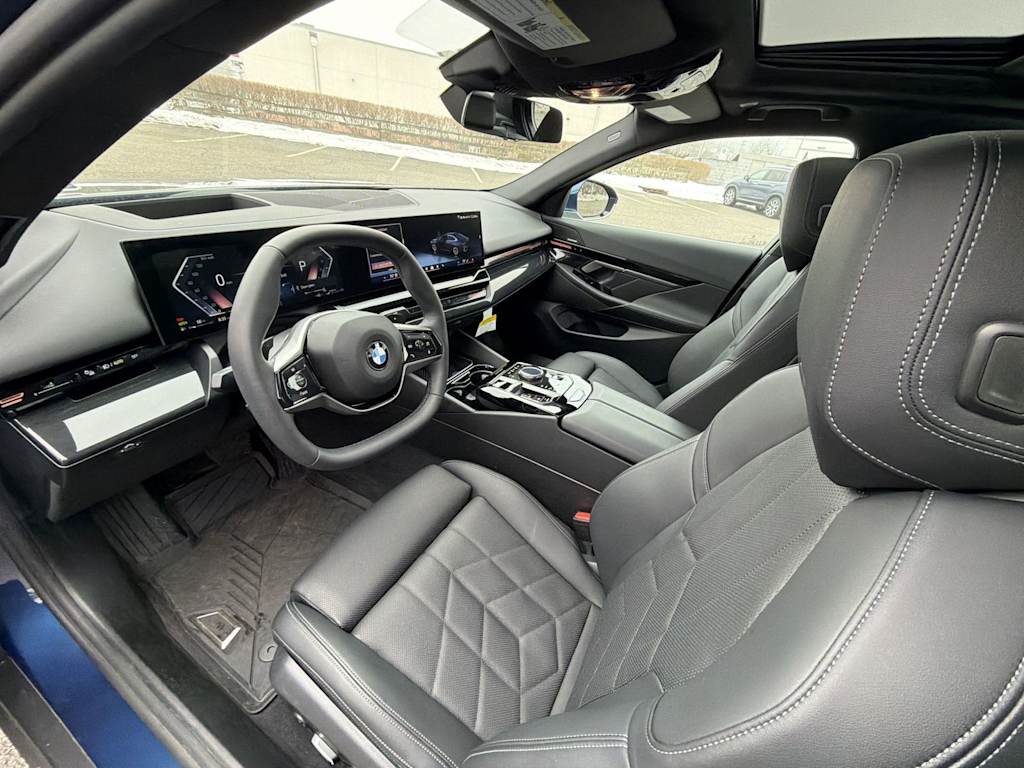 Thumbnail: 2026 BMW 5 Series - 2