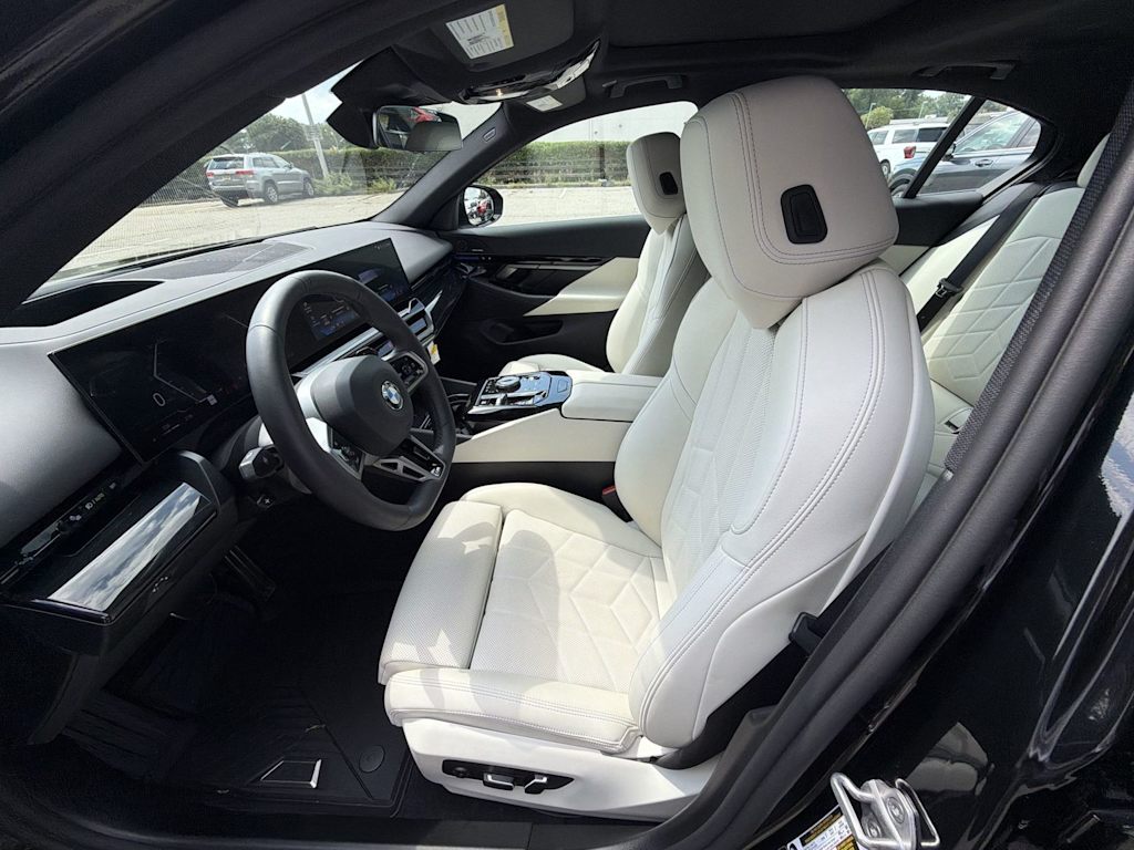 Thumbnail: 2026 BMW 5 Series - 11