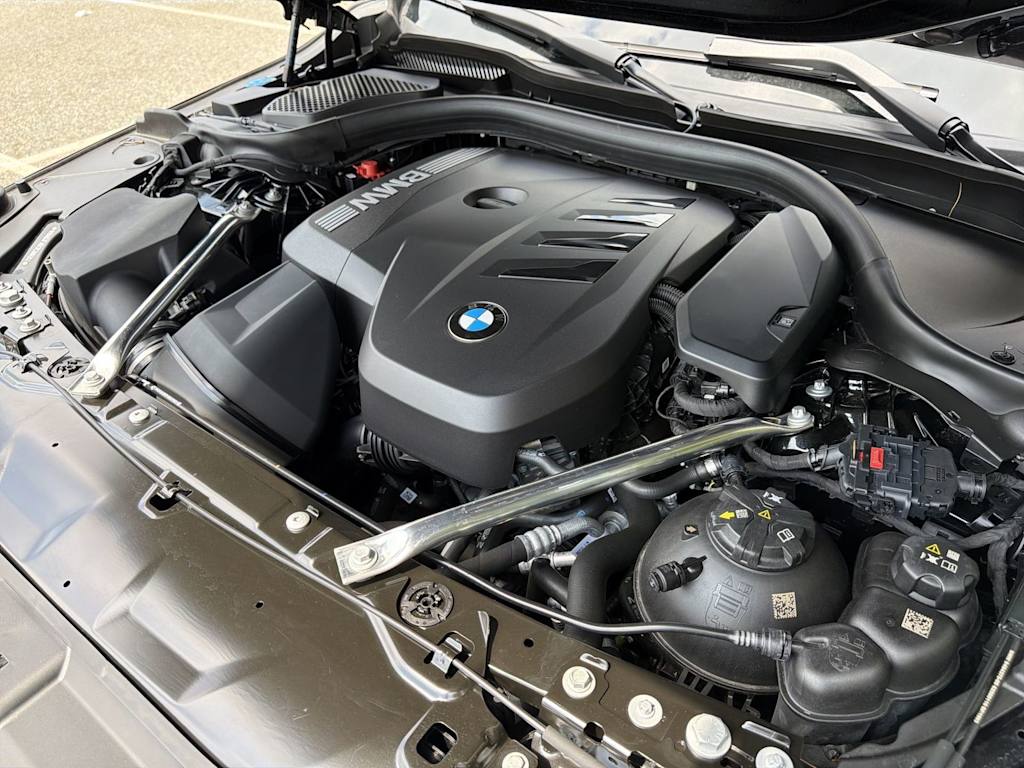 Thumbnail: 2026 BMW 5 Series - 9