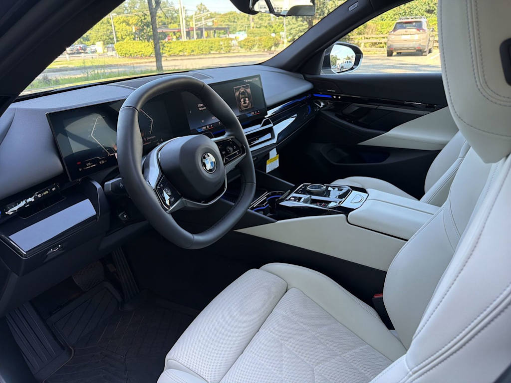 Thumbnail: 2026 BMW 5 Series - 2