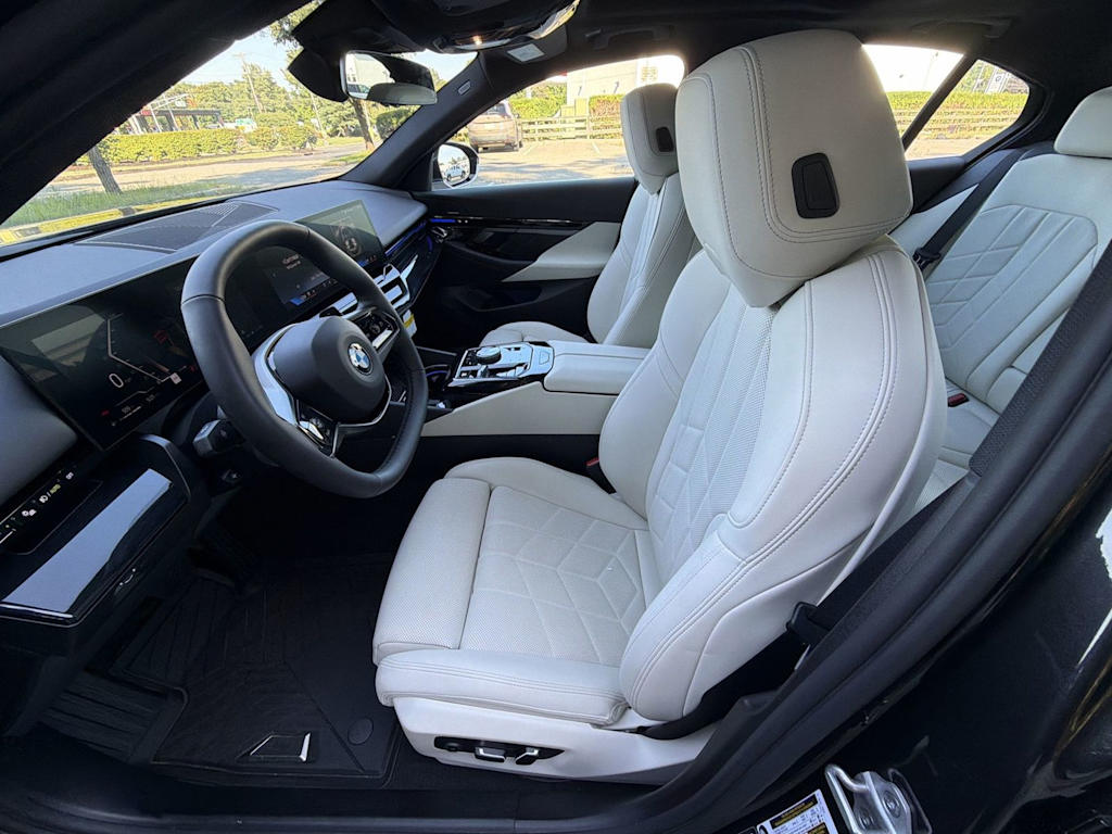 Thumbnail: 2026 BMW 5 Series - 11