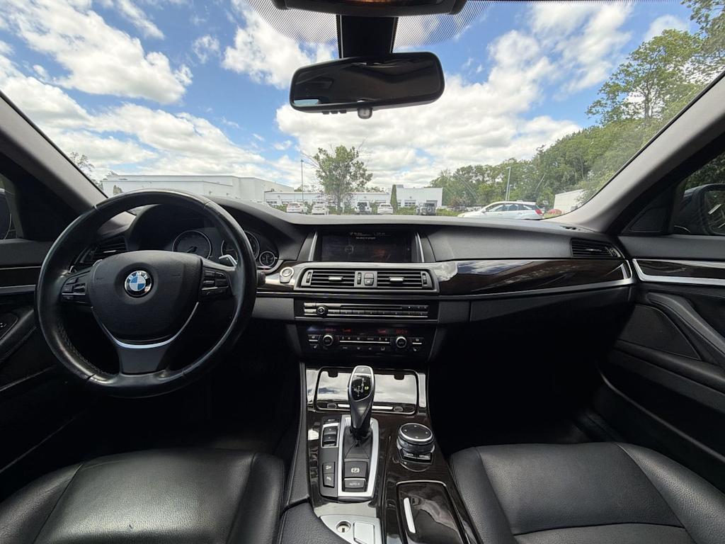 Thumbnail: 2016 BMW 5 Series - 10