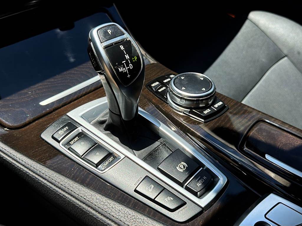 Thumbnail: 2016 BMW 5 Series - 16