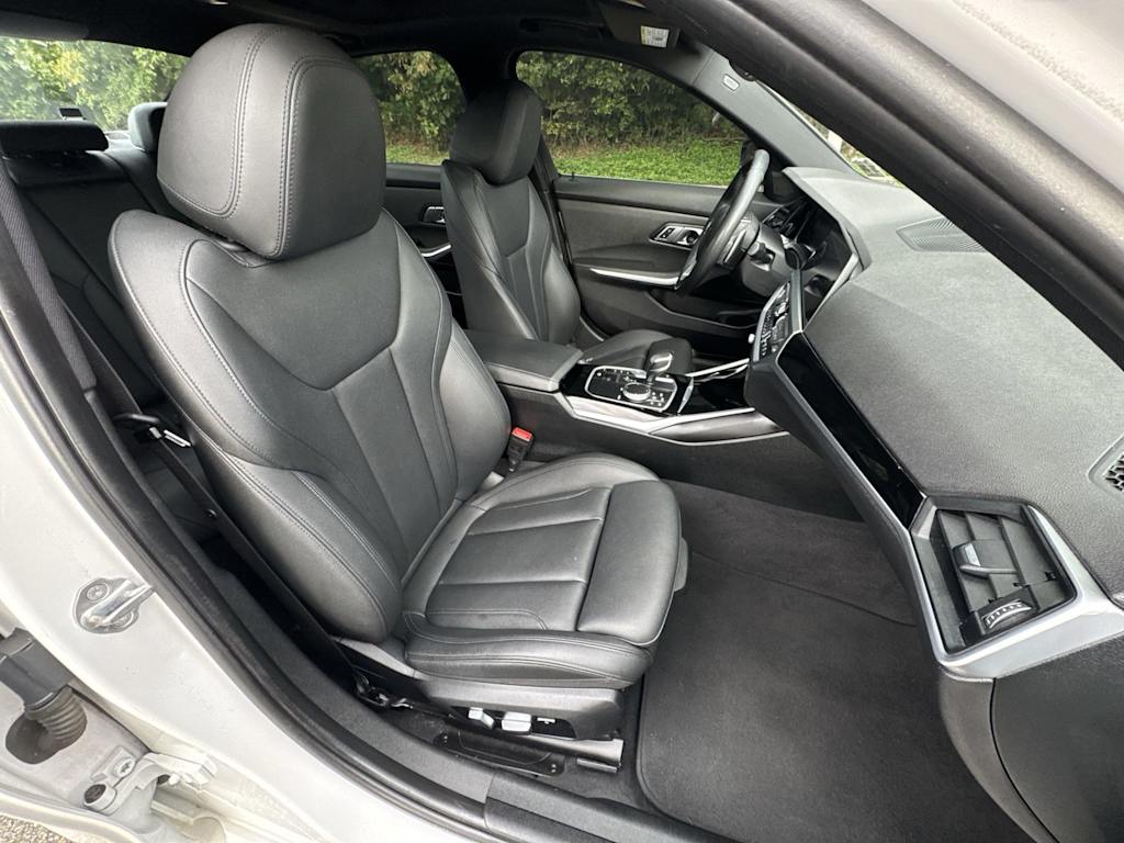 Thumbnail: 2019 BMW 3 Series - 12