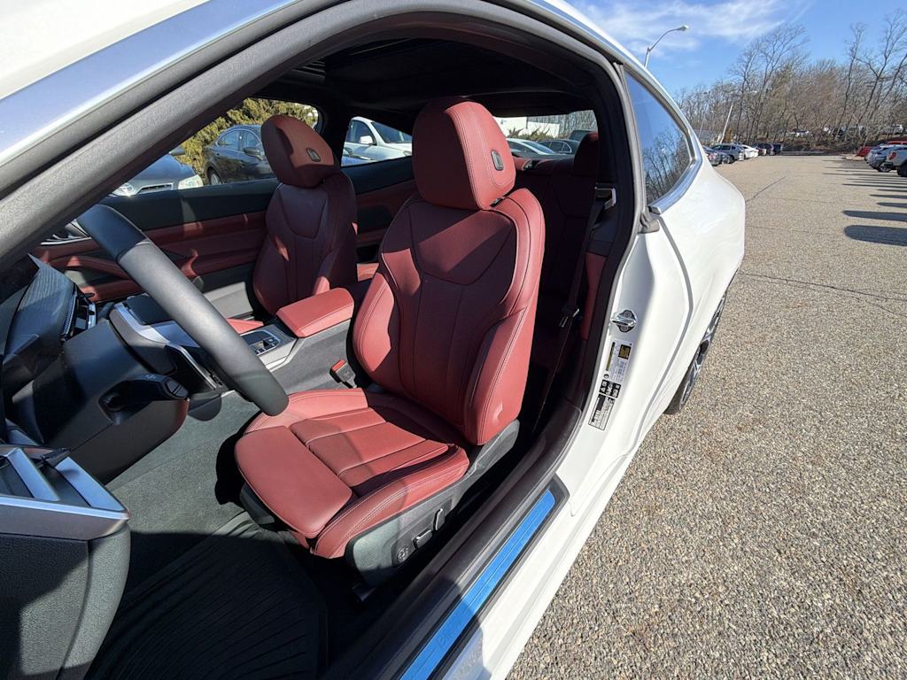 Thumbnail: 2025 BMW 4 Series - 26