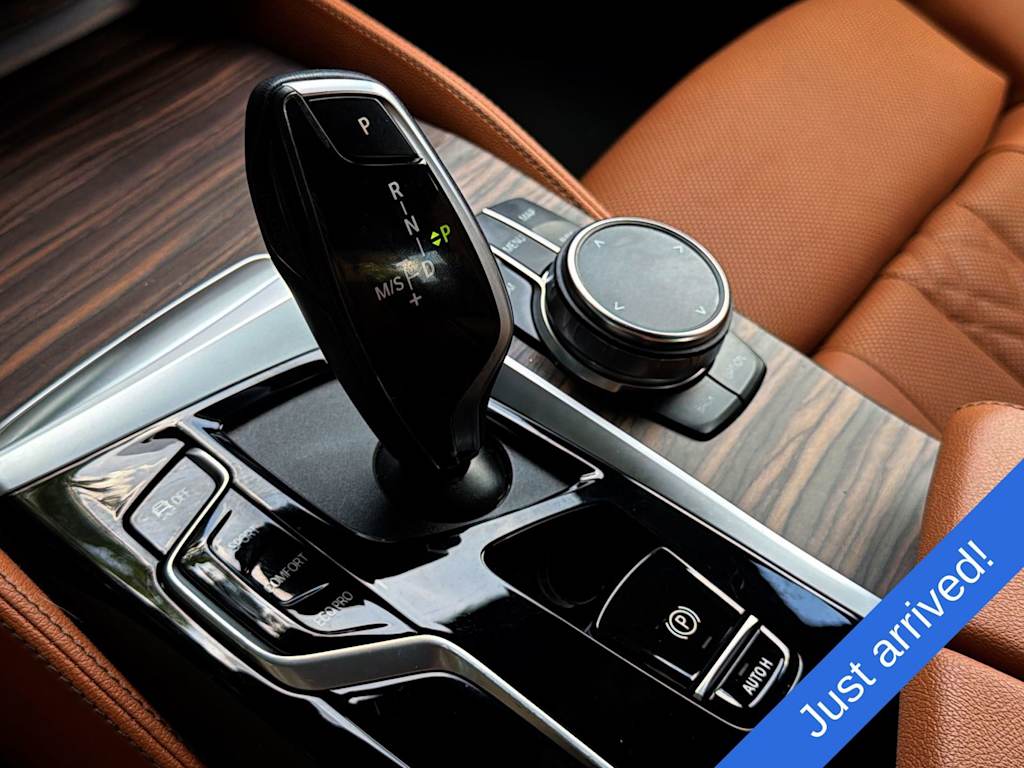 Thumbnail: 2023 BMW 5 Series - 16