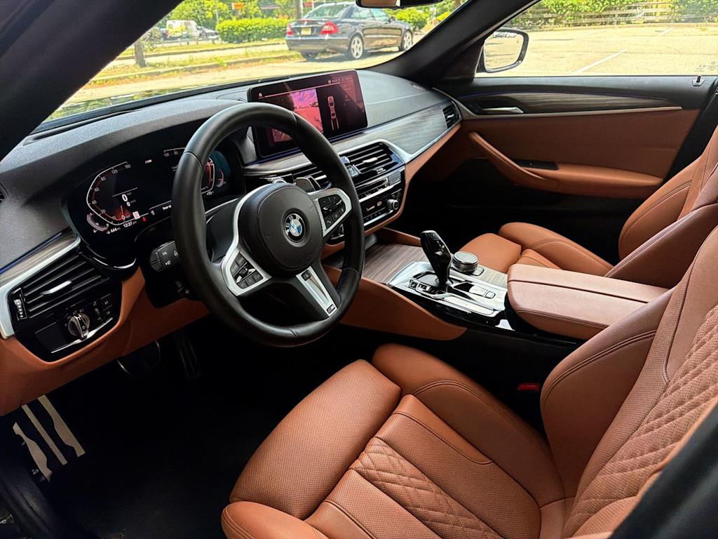 Thumbnail: 2023 BMW 5 Series - 2