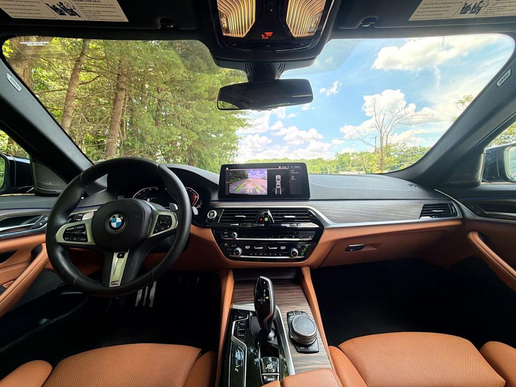Thumbnail: 2023 BMW 5 Series - 10