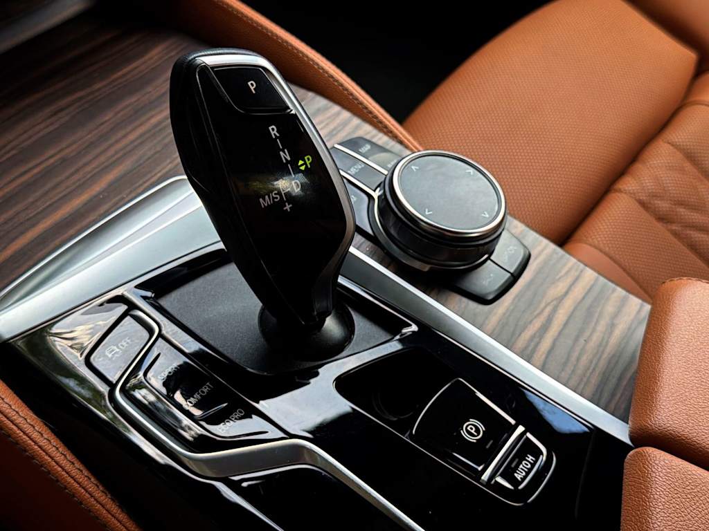 Thumbnail: 2023 BMW 5 Series - 16