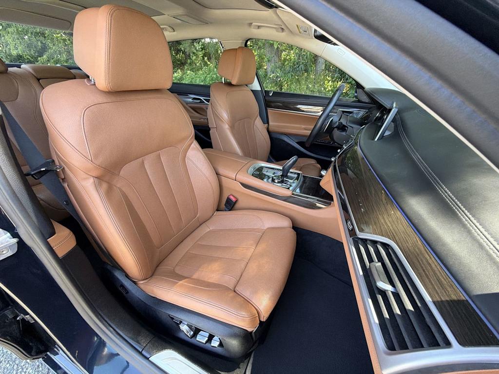 Thumbnail: 2019 BMW 7 Series - 12
