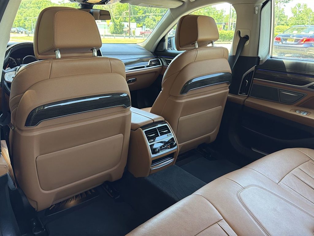 Thumbnail: 2019 BMW 7 Series - 13