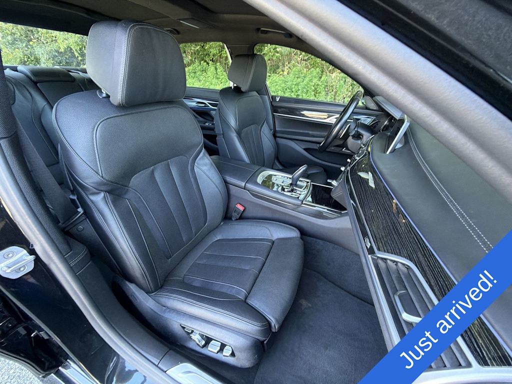 Thumbnail: 2019 BMW 7 Series - 28