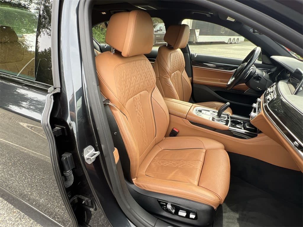 Thumbnail: 2019 BMW 7 Series - 28