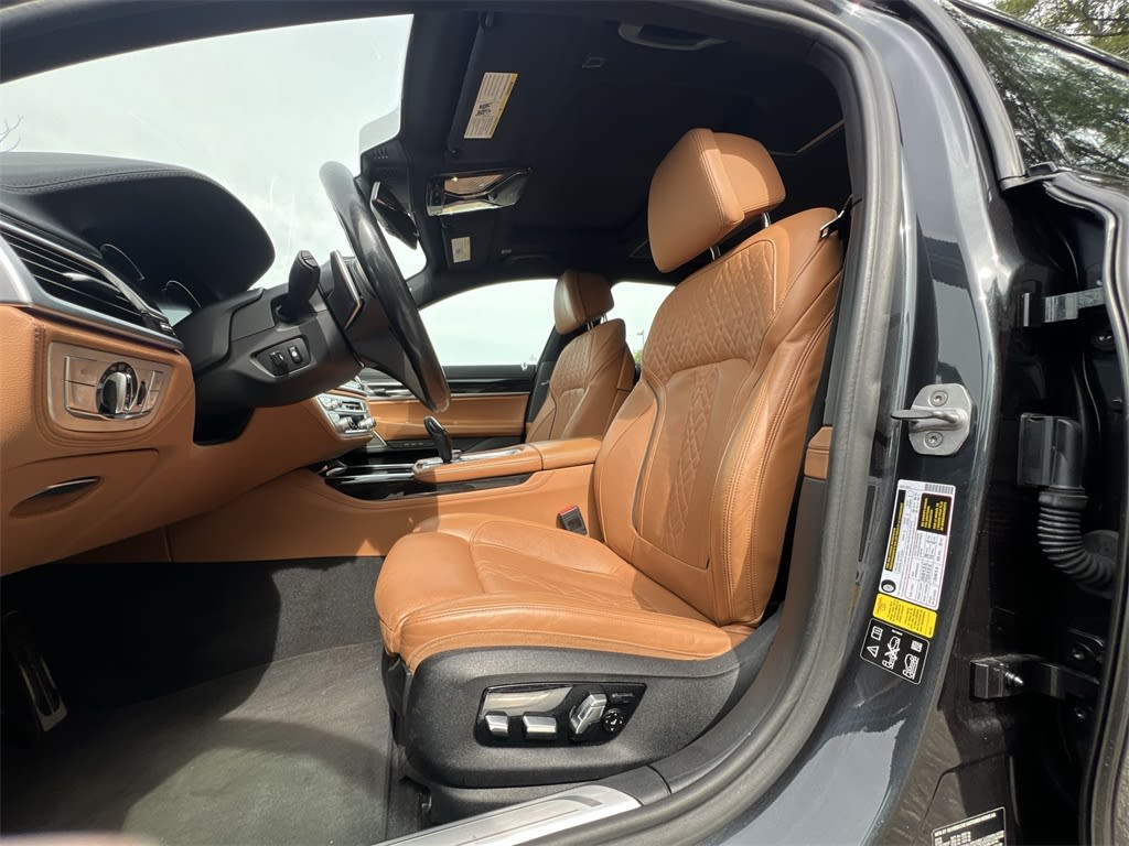 Thumbnail: 2019 BMW 7 Series - 12