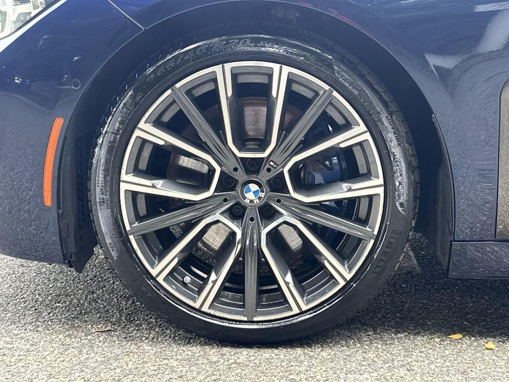 Thumbnail: 2021 BMW 7 Series - 8